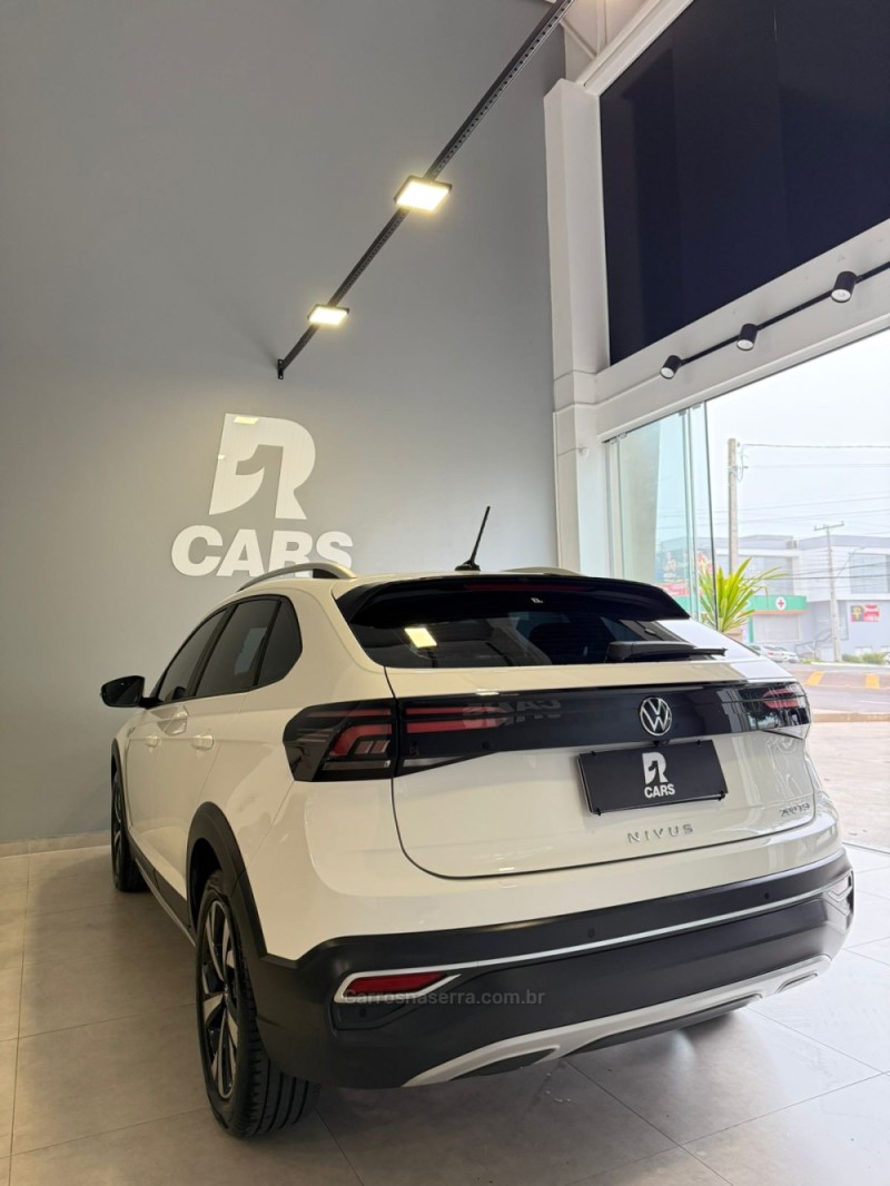 NIVUS 1.0 TSI HIGHLINE FLEX 4P AUTOMÁTICO - 2022 - LAJEADO