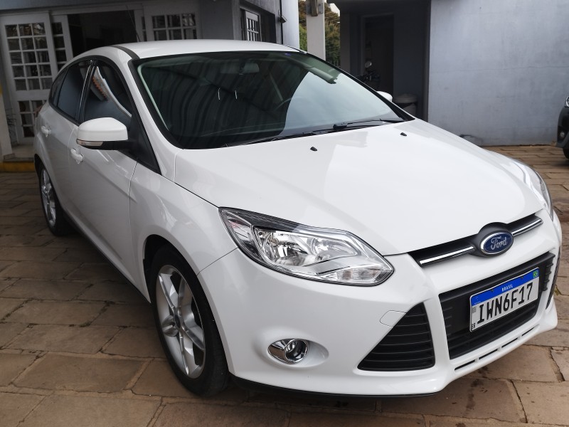 FOCUS 2.0 SE 16V FLEX 4P AUTOMÁTICO - 2015 - VERANóPOLIS