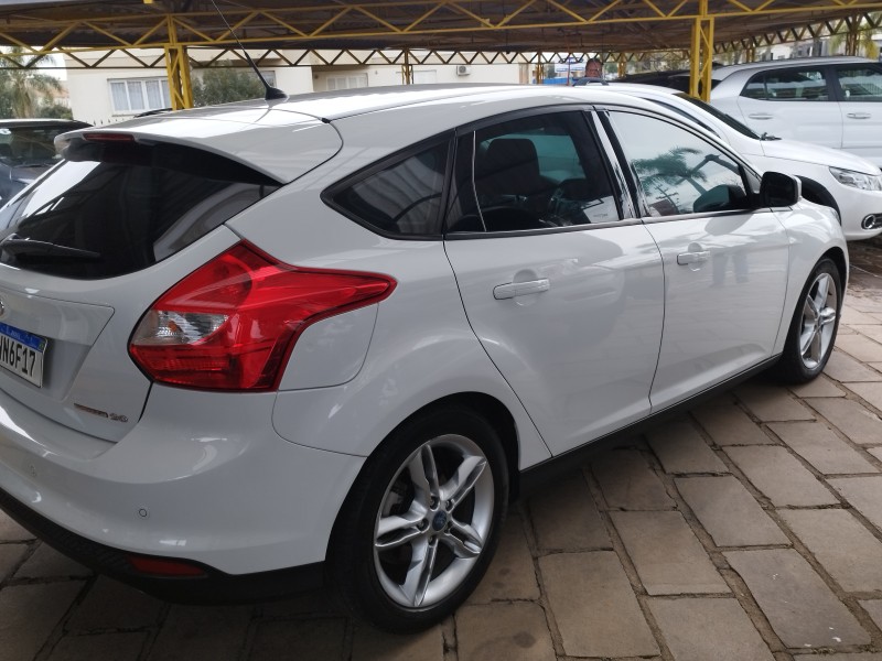 FOCUS 2.0 SE 16V FLEX 4P AUTOMÁTICO - 2015 - VERANóPOLIS