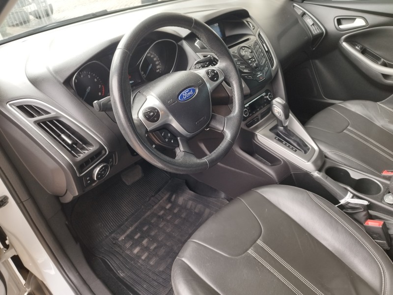 FOCUS 2.0 SE 16V FLEX 4P AUTOMÁTICO - 2015 - VERANóPOLIS