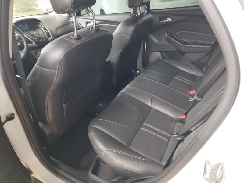FOCUS 2.0 SE 16V FLEX 4P AUTOMÁTICO - 2015 - VERANóPOLIS