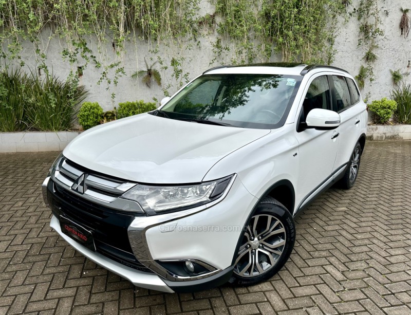 outlander 3.0 gt 4x4 v6 24v gasolina 4p automatico 2016 sapiranga
