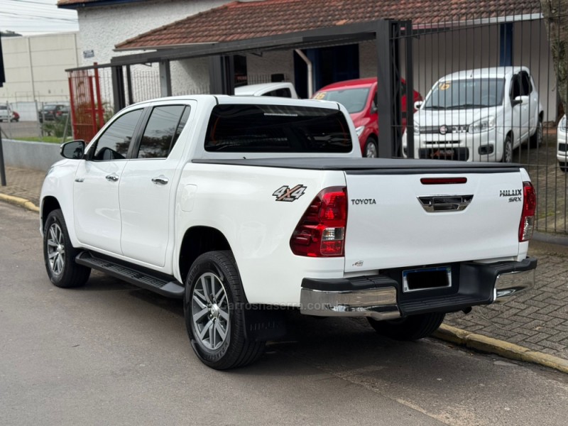 HILUX 2.8 SRX PLUS 4X4 CD TURBO DIESEL 4P AUTOMÁTICO - 2016 - PAROBé