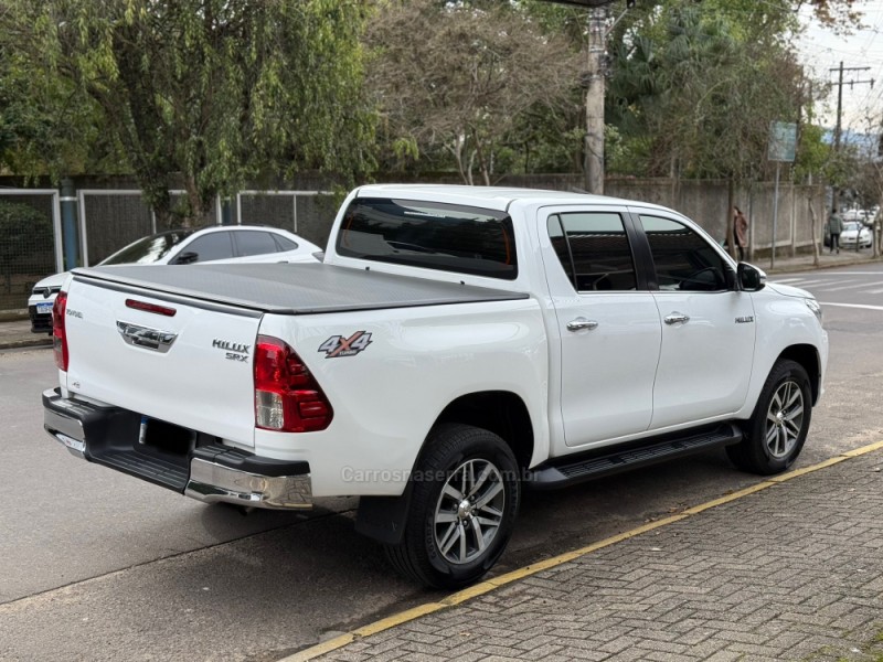 HILUX 2.8 SRX PLUS 4X4 CD TURBO DIESEL 4P AUTOMÁTICO - 2016 - PAROBé