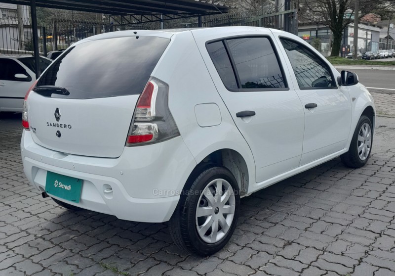 SANDERO 1.0 EXPRESSION 16V FLEX 4P MANUAL - 2014 - CAXIAS DO SUL