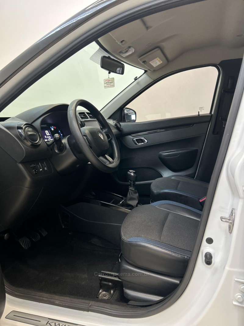 KWID 1.0 12V SCE FLEX INTENSE MANUAL - 2023 - NOVO HAMBURGO
