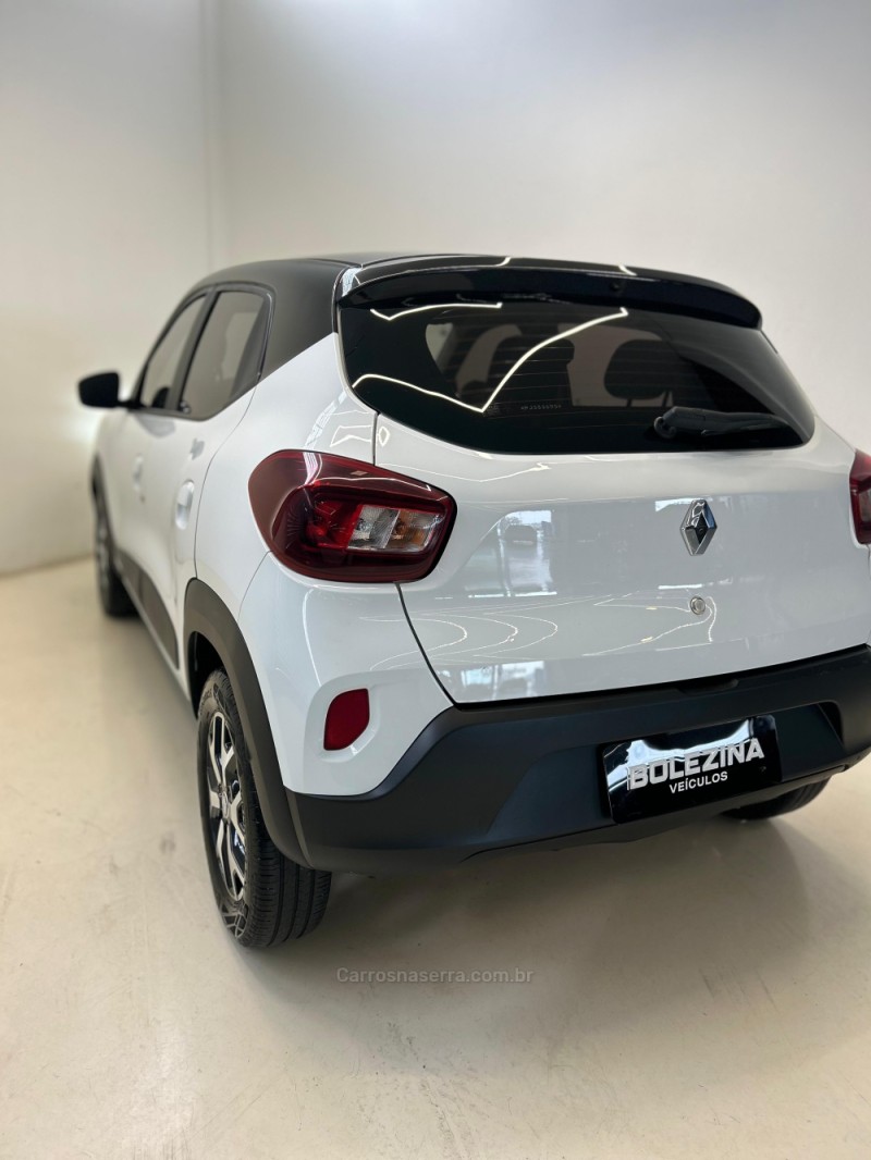 KWID 1.0 12V SCE FLEX INTENSE MANUAL - 2023 - NOVO HAMBURGO