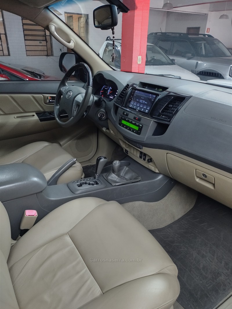 HILUX SW4 3.0 SRV 4X4 16V TURBO INTERCOOLER DIESEL 4P AUTOMÁTICO - 2013 - CAXIAS DO SUL