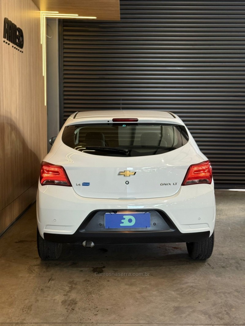 ONIX 1.0 LT 12V FLEX 4P MANUAL - 2017 - LAJEADO