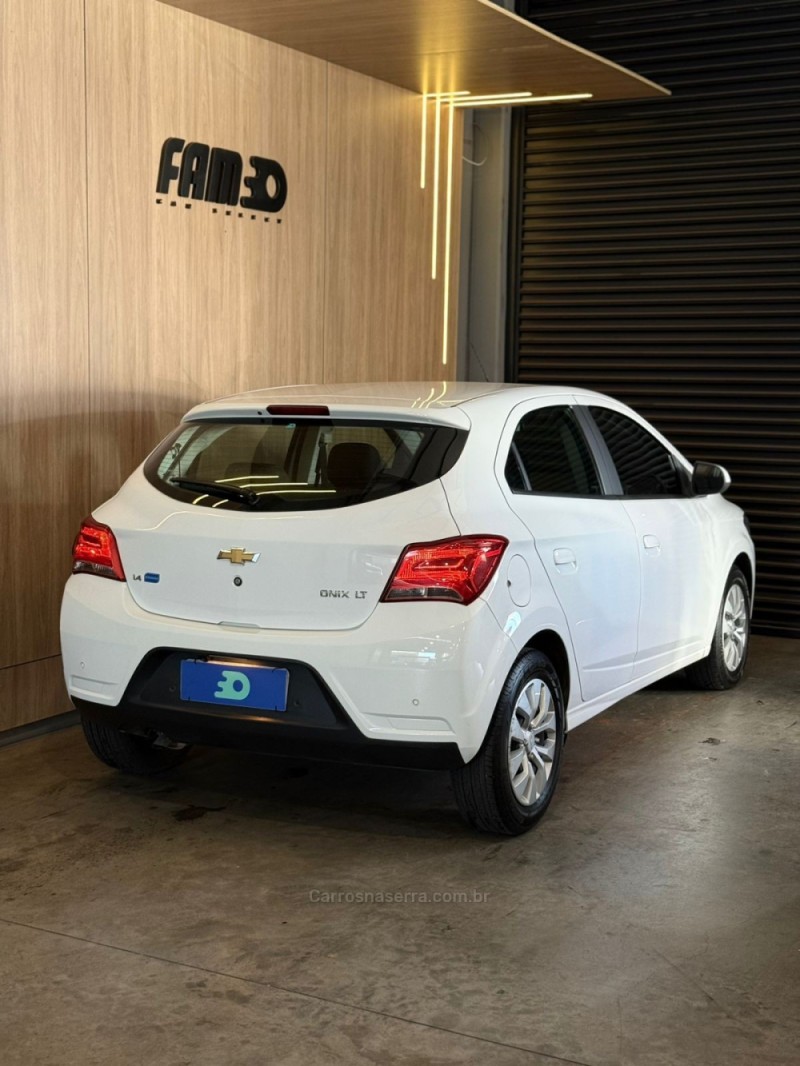 ONIX 1.0 LT 12V FLEX 4P MANUAL - 2017 - LAJEADO
