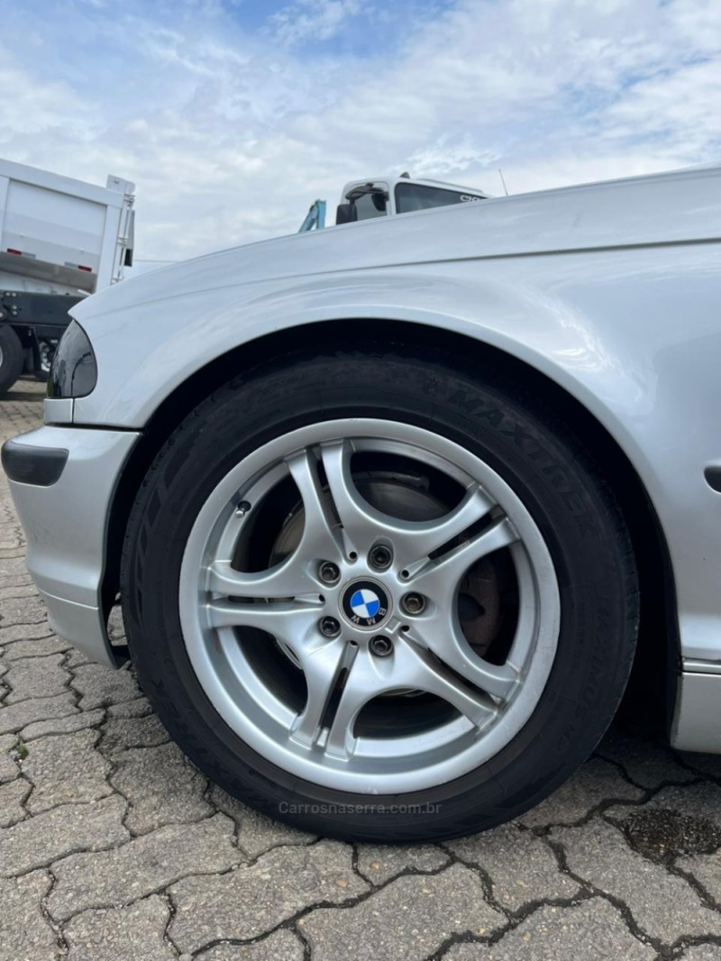 325I 2.5 SEDAN 24V GASOLINA 4P AUTOMÁTICO - 2001 - GARIBALDI