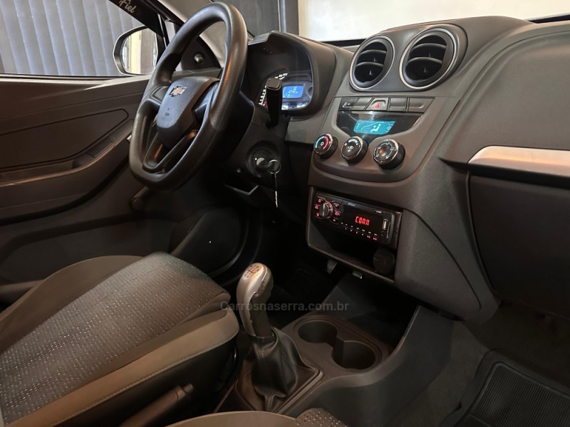 MONTANA 1.4 MPFI COMBO FURGÃO 8V ECONO FLEX 2P MANUAL - 2019 - NOVO HAMBURGO