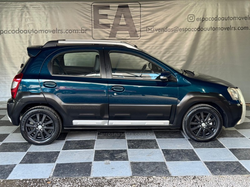 ETIOS CROSS 1.5 16V FLEX 4P MANUAL - 2016 - NOVA PRATA
