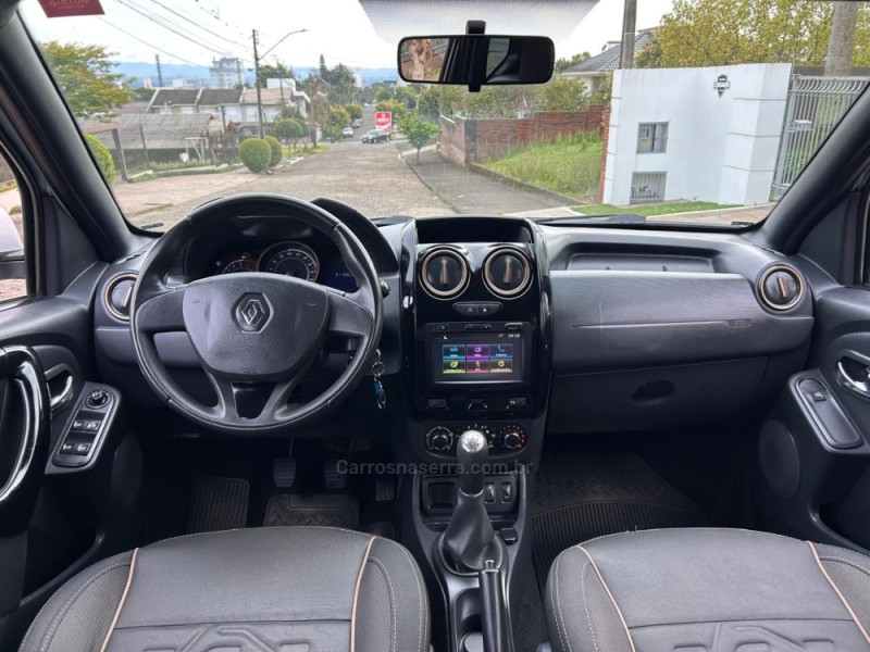 DUSTER 1.6 DYNAMIQUE 4X2 16V FLEX 4P MANUAL - 2017 - VENâNCIO AIRES