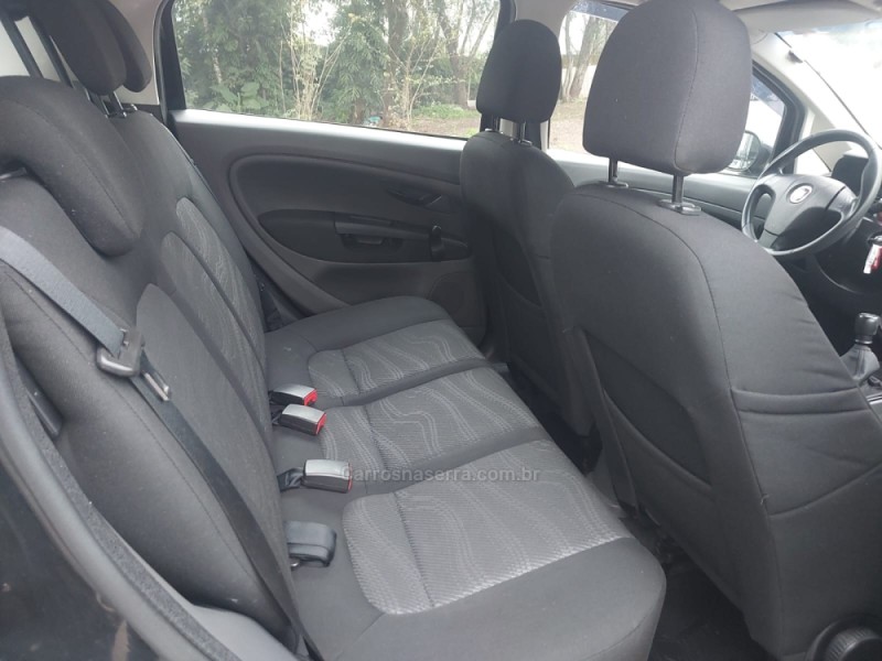 PUNTO 1.4 ATTRACTIVE 8V FLEX 4P MANUAL - 2011 - ENCANTADO