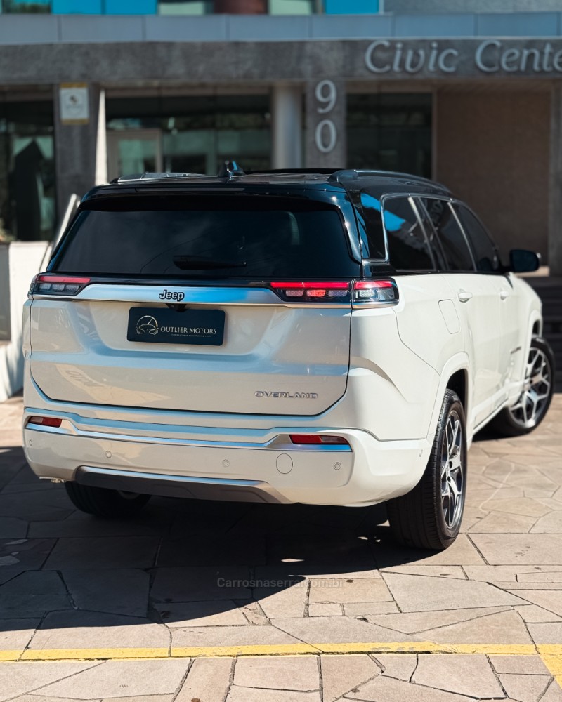COMMANDER 1.3 OVERLAND T270 16V 4X2 TURBO FLEX 4P AUTOMÁTICO - 2022 - NOVO HAMBURGO