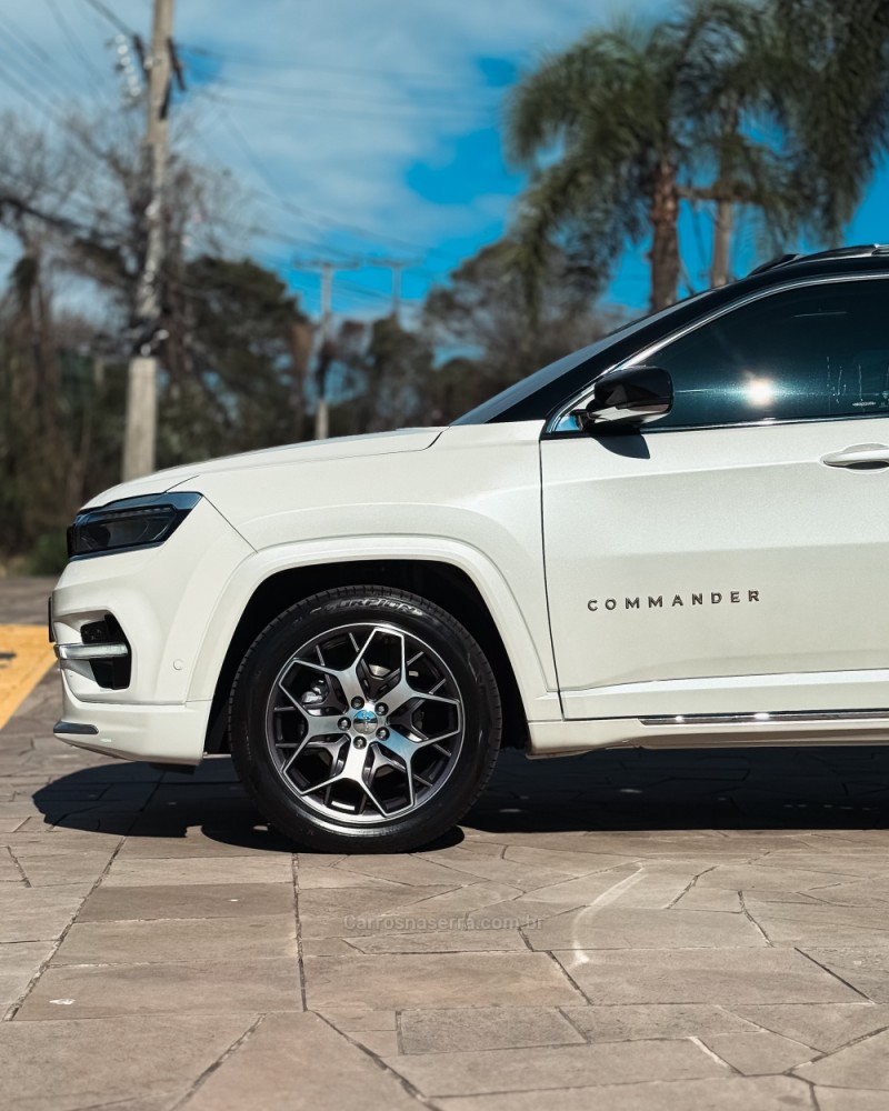 COMMANDER 1.3 OVERLAND T270 16V 4X2 TURBO FLEX 4P AUTOMÁTICO - 2022 - NOVO HAMBURGO