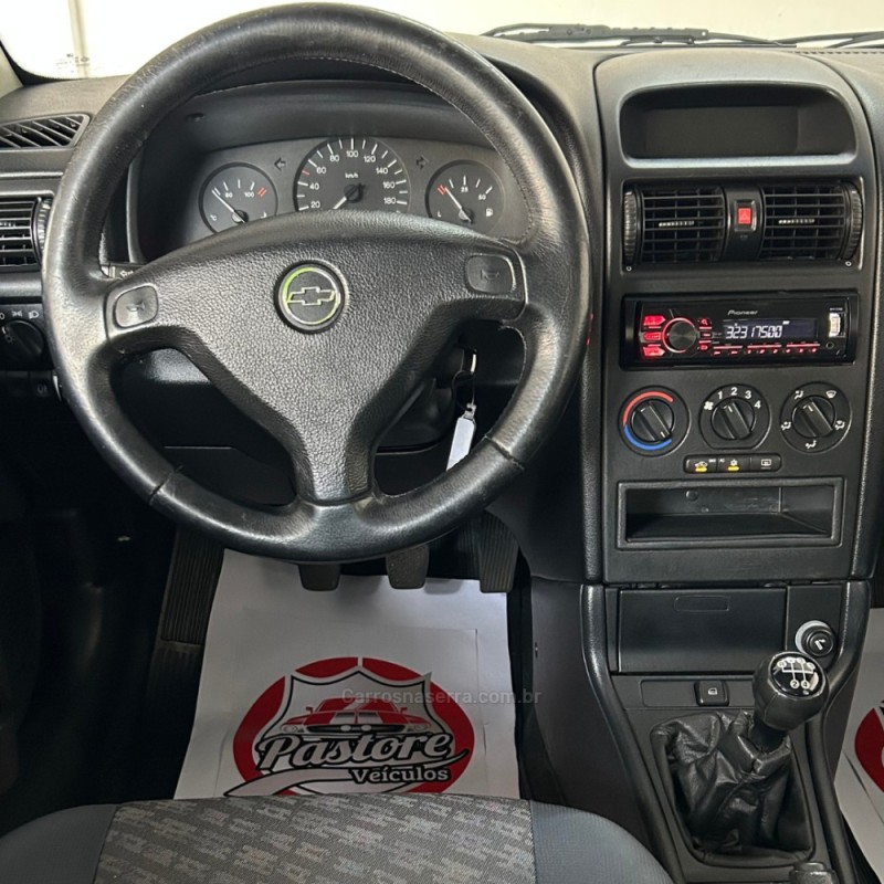 ASTRA 1.8 MPFI GL SEDAN 8V GASOLINA 4P MANUAL - 1999 - VACARIA