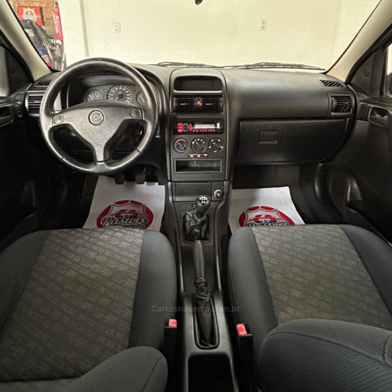 ASTRA 1.8 MPFI GL SEDAN 8V GASOLINA 4P MANUAL - 1999 - VACARIA