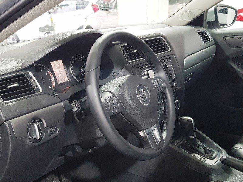 JETTA 2.0 TSI HIGHLINE 200CV GASOLINA 4P TIPTRONIC - 2013 - CAXIAS DO SUL