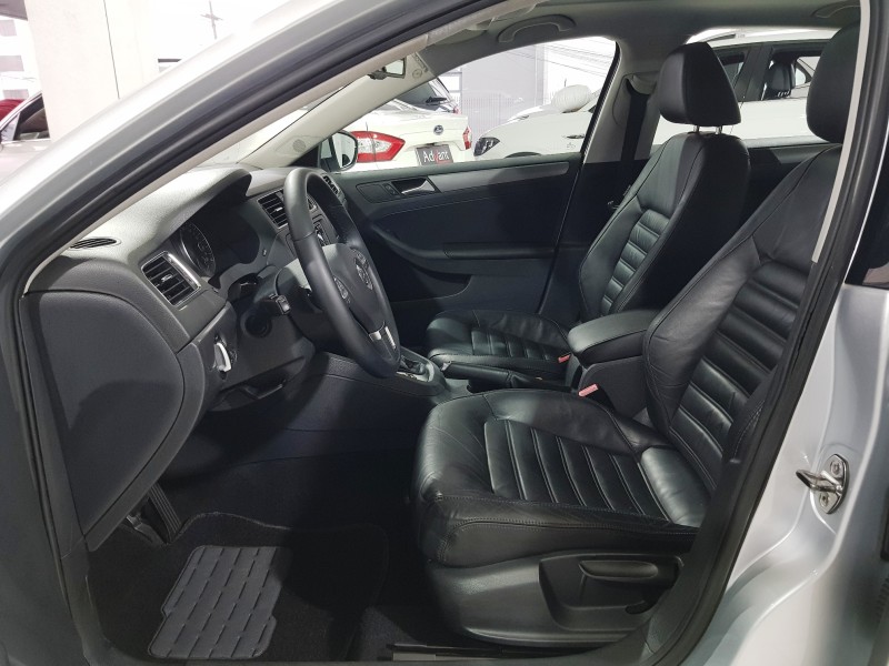 JETTA 2.0 TSI HIGHLINE 200CV GASOLINA 4P TIPTRONIC - 2013 - CAXIAS DO SUL