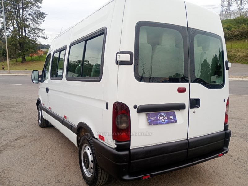 MASTER 2.5 DCI MINIBUS L3H2 16 LUGARES 16V DIESEL 3P MANUAL - 2009 - FARROUPILHA