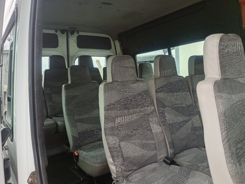 MASTER 2.5 DCI MINIBUS L3H2 16 LUGARES 16V DIESEL 3P MANUAL - 2009 - FARROUPILHA