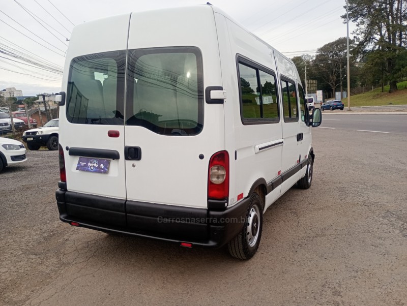 MASTER 2.5 DCI MINIBUS L3H2 16 LUGARES 16V DIESEL 3P MANUAL - 2009 - FARROUPILHA