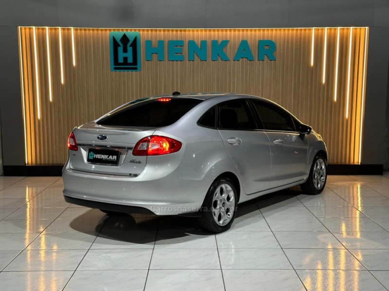 FIESTA 1.6 SE SEDAN 16V FLEX 4P MANUAL - 2012 - CAMPO BOM