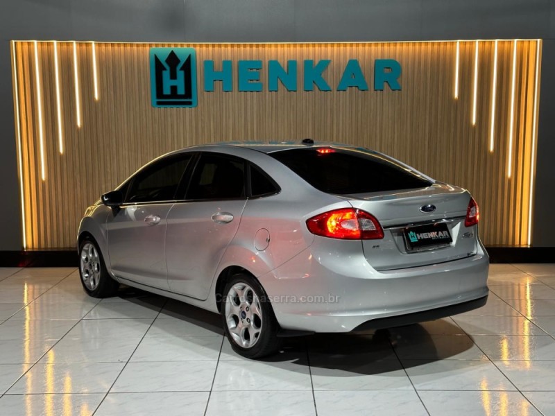 FIESTA 1.6 SE SEDAN 16V FLEX 4P MANUAL - 2012 - CAMPO BOM