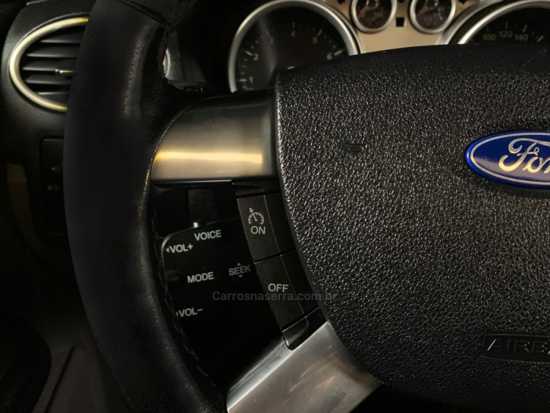 FOCUS 2.0 TITANIUM PLUS HATCH 16V FLEX 4P AUTO - 2012 - PORTO ALEGRE