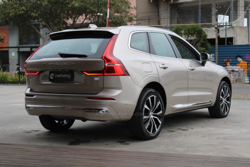 XC60 2.0 T8 ULTIMATE AWD HIBRIDO 4P AUTOMÁTICO - 2023 - CAXIAS DO SUL