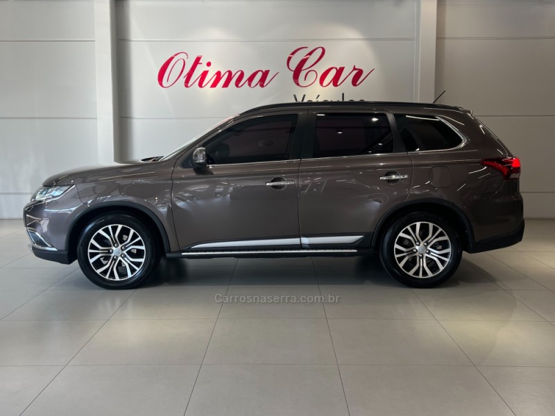 OUTLANDER 2.2 4X4 16V DIESEL 4P AUTOMÁTICO - 2016 - FLORES DA CUNHA