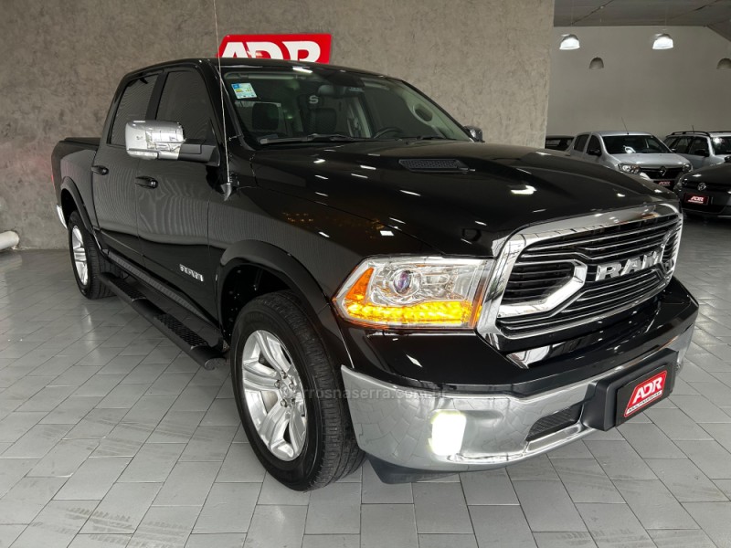 CLASSIC 5.7 LARAMIE V8 HEMI 4P GASOLINA AUTOMÁTICA - 2022 - CAXIAS DO SUL