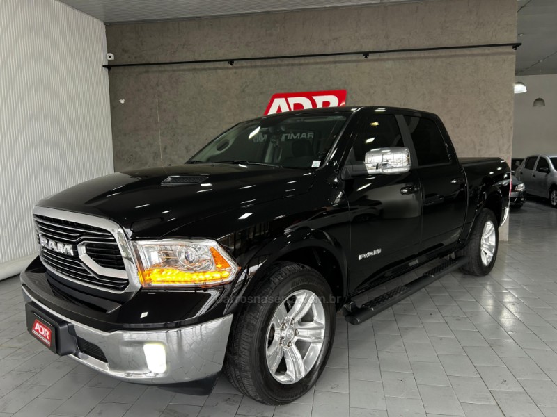 CLASSIC 5.7 LARAMIE V8 HEMI 4P GASOLINA AUTOMÁTICA - 2022 - CAXIAS DO SUL