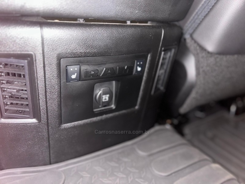 CLASSIC 5.7 LARAMIE V8 HEMI 4P GASOLINA AUTOMÁTICA - 2022 - CAXIAS DO SUL