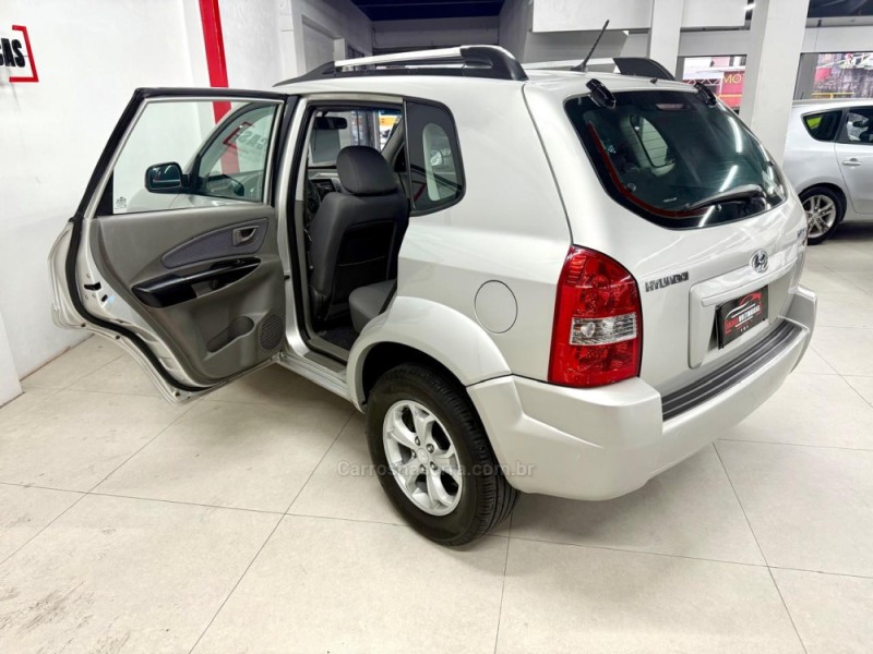 TUCSON 2.0 MPFI GL 16V 142CV 2WD GASOLINA 4P MANUAL - 2012 - CAXIAS DO SUL