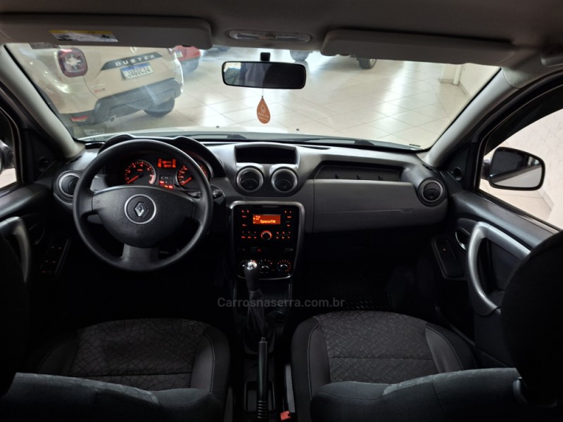 DUSTER 1.6 OUTDOOR 4X2 16V FLEX 4P MANUAL - 2015 - FARROUPILHA