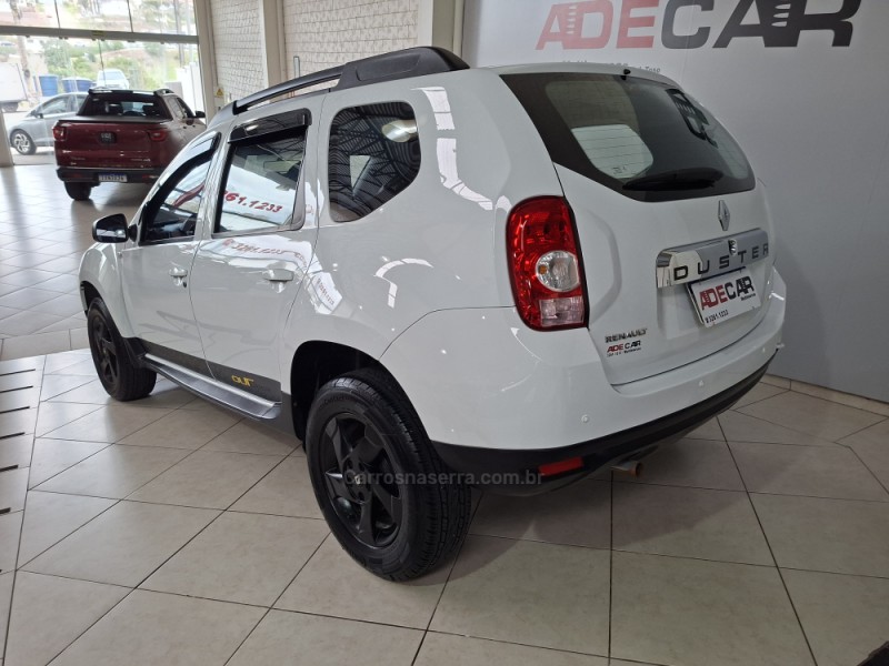 DUSTER 1.6 OUTDOOR 4X2 16V FLEX 4P MANUAL - 2015 - FARROUPILHA