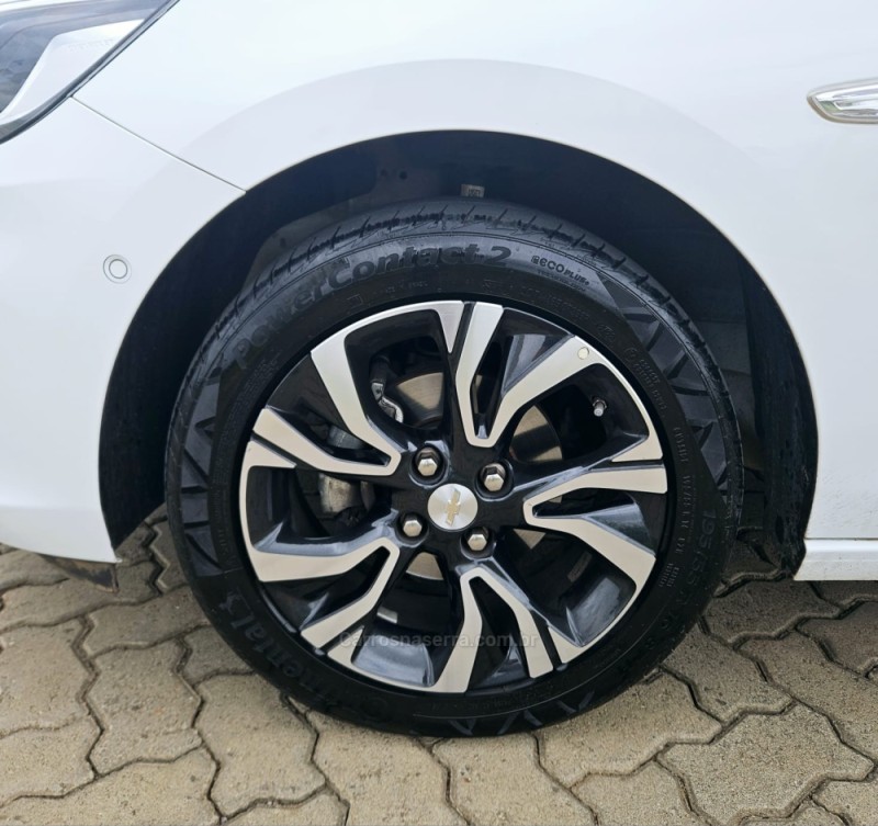 ONIX 1.0	PREMIER PLUS 12V TURBO FLEX 4P AUTOMÁTICO - 2023 - LAJEADO