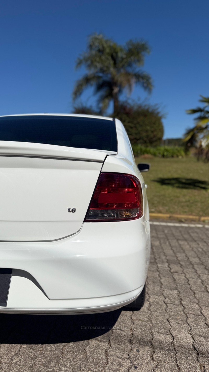 VOYAGE 1.6 MI TREND 8V FLEX 4P MANUAL - 2010 - CAXIAS DO SUL