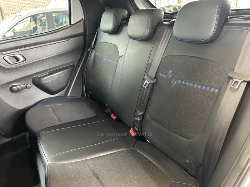 KWID 1.0 12V SCE FLEX INTENSE MANUAL - 2024 - NOVO HAMBURGO