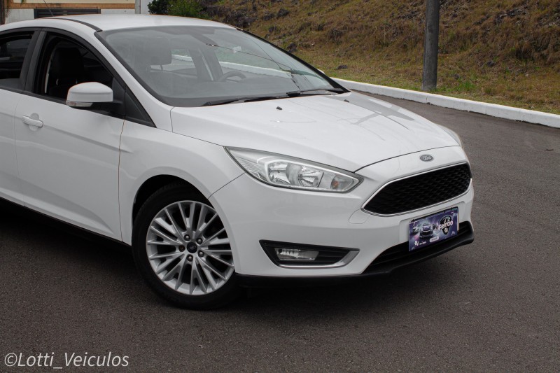 FOCUS 2.0 SE SEDAN 16V FLEX 4P AUTOMÁTICO - 2016 - FARROUPILHA