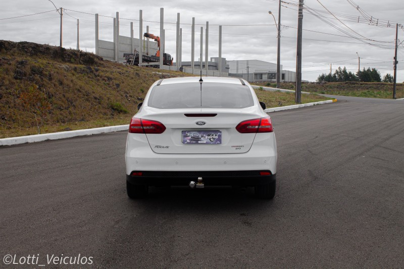 FOCUS 2.0 SE SEDAN 16V FLEX 4P AUTOMÁTICO - 2016 - FARROUPILHA