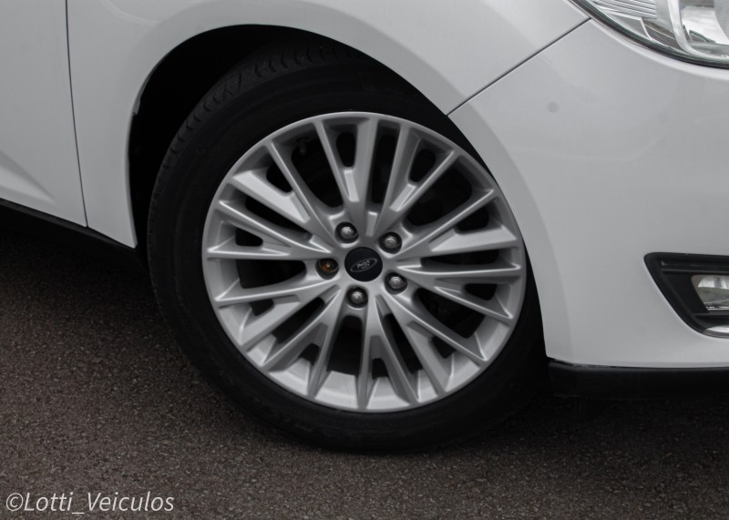 FOCUS 2.0 SE SEDAN 16V FLEX 4P AUTOMÁTICO - 2016 - FARROUPILHA