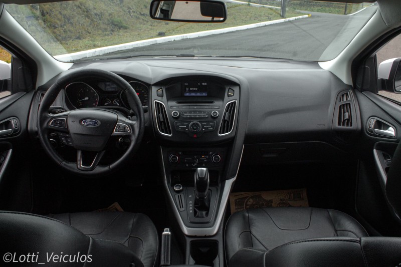 FOCUS 2.0 SE SEDAN 16V FLEX 4P AUTOMÁTICO - 2016 - FARROUPILHA