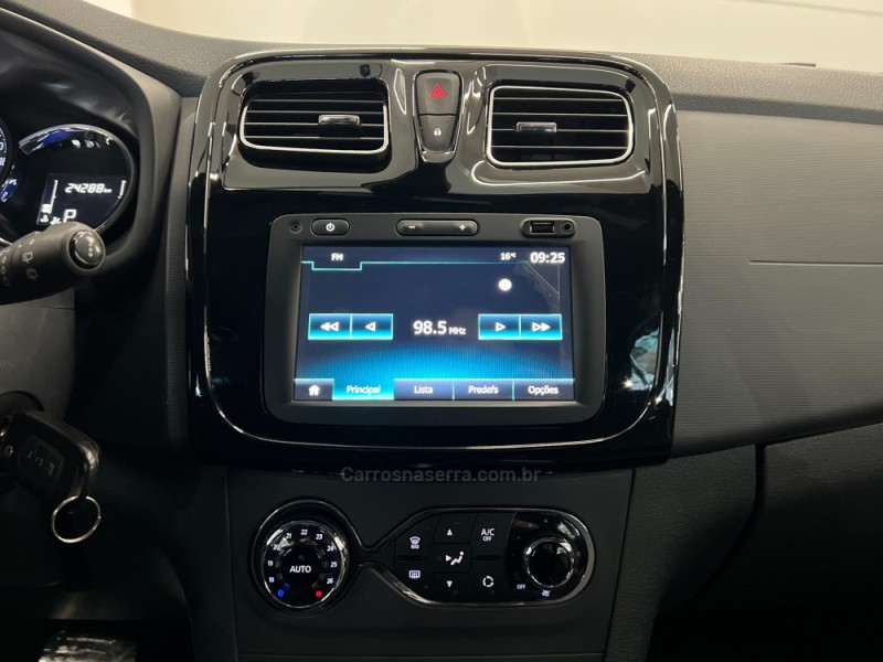 SANDERO 1.6 STEPWAY ICONIC X-TRONIC 16V FLEX 4P AUTOMÁTICO - 2022 - FLORES DA CUNHA