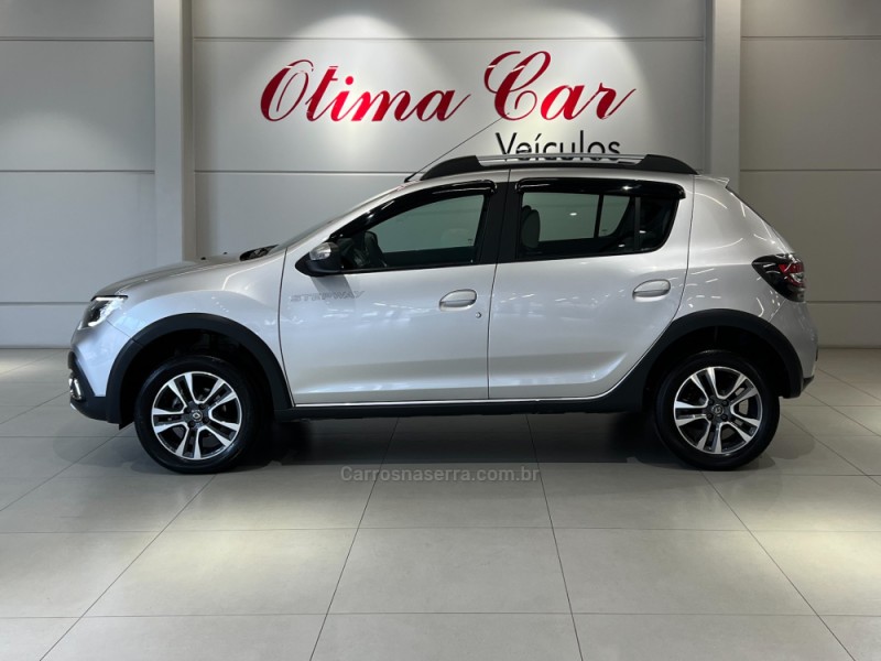 SANDERO 1.6 STEPWAY ICONIC X-TRONIC 16V FLEX 4P AUTOMÁTICO - 2022 - FLORES DA CUNHA