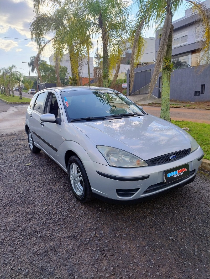 FOCUS 1.6 GL 8V FLEX 4P MANUAL - 2009 - CAMPO BOM