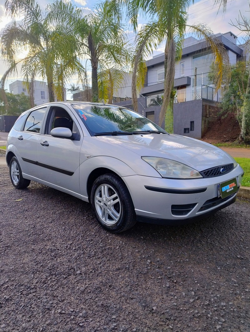 FOCUS 1.6 GL 8V FLEX 4P MANUAL - 2009 - CAMPO BOM